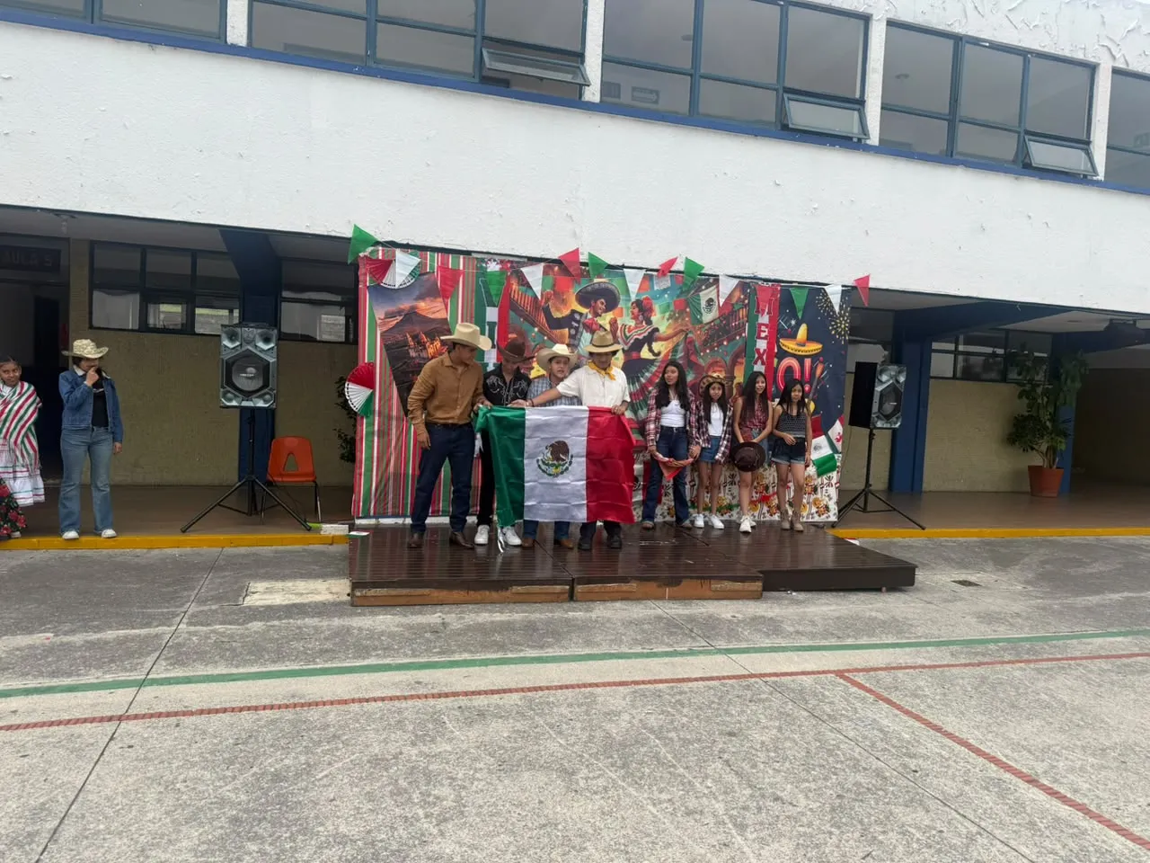 GANADORES DE VESTUARIO MEXICANO